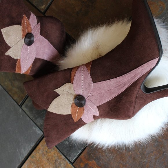 NWT -  HEELED SUEDE BOOT, size 6 - Picture 8 of 8